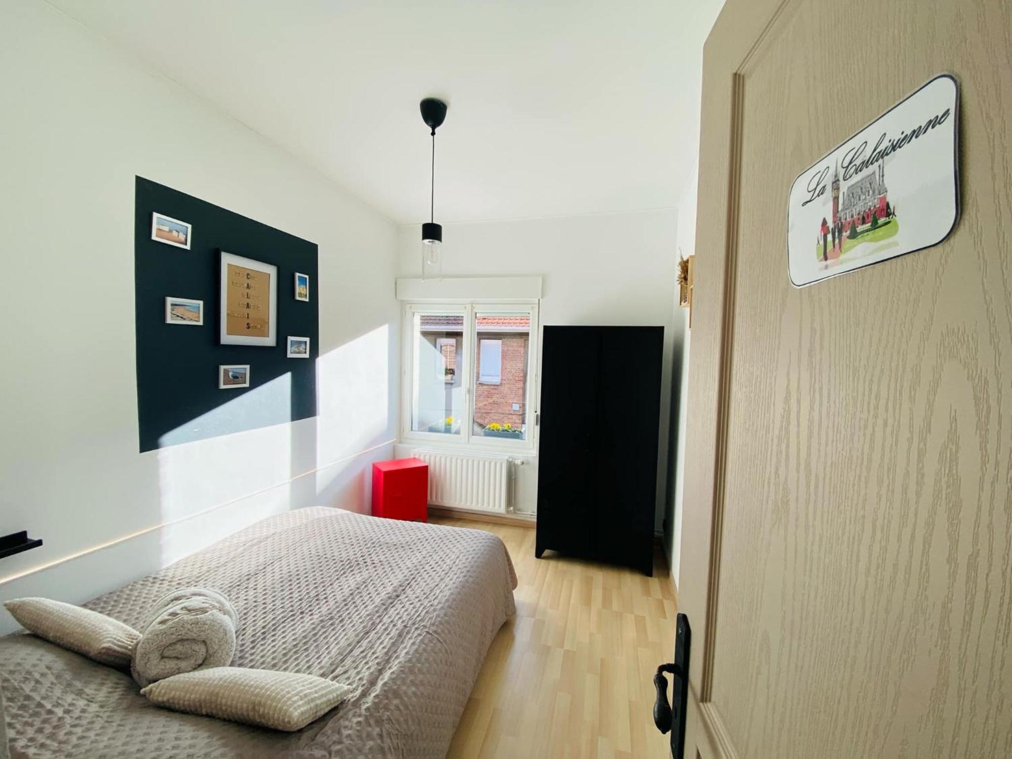 Chambre Privee Au Coeur De Calais Exterior photo